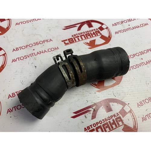 Патрубок системы охлаждения Renault Trafic 2006-2014 2.0 DCI 7701062288